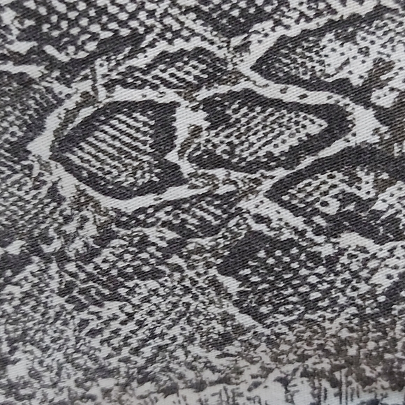 Lord  & Taylor Snake Print Pants/Black/White/Designer/Sz 10/Distressed - Picture 4 of 6